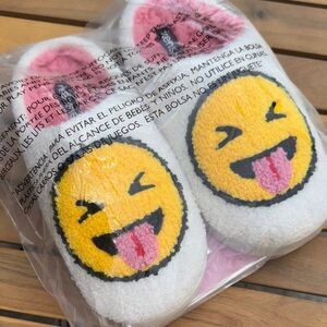 🔥Kensie White and Yellow Emoji Slippers Sz 6/7 New